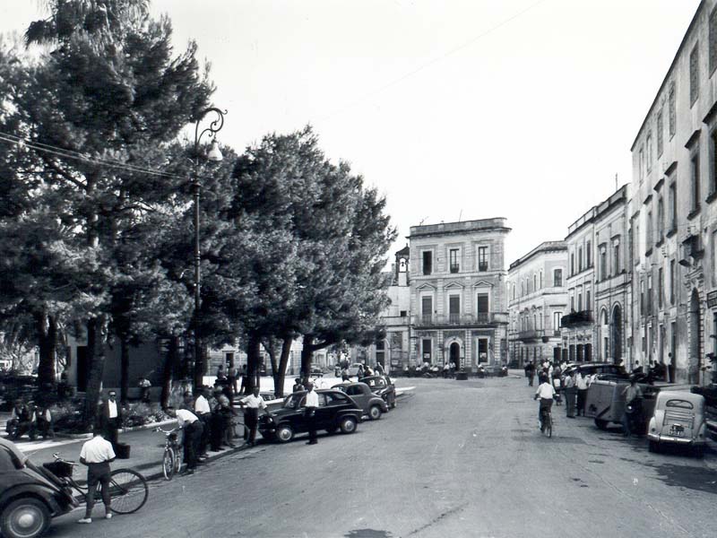 Piazza Alighieri - 27