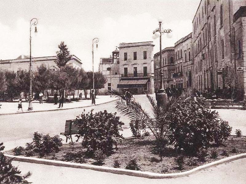 Piazza Alighieri - 34